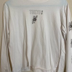 Cropped graphic long sleeve